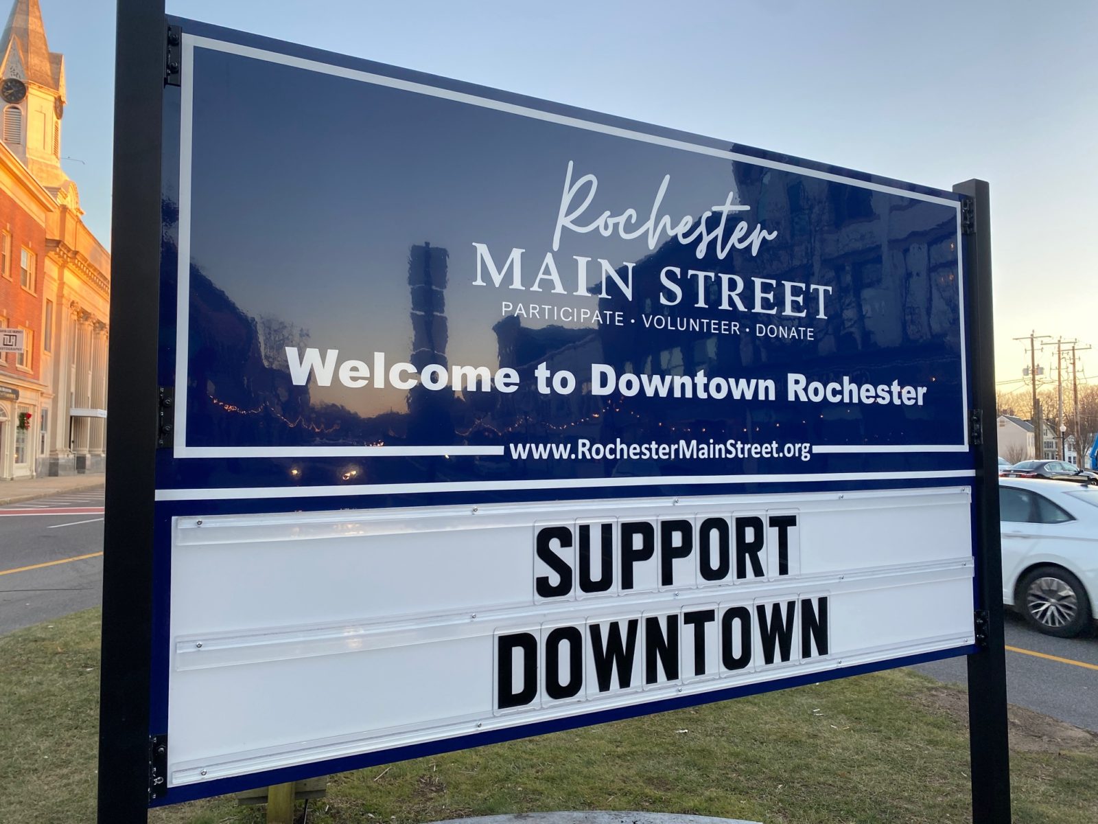 Rochester Main Street adds Sign to Central Square The