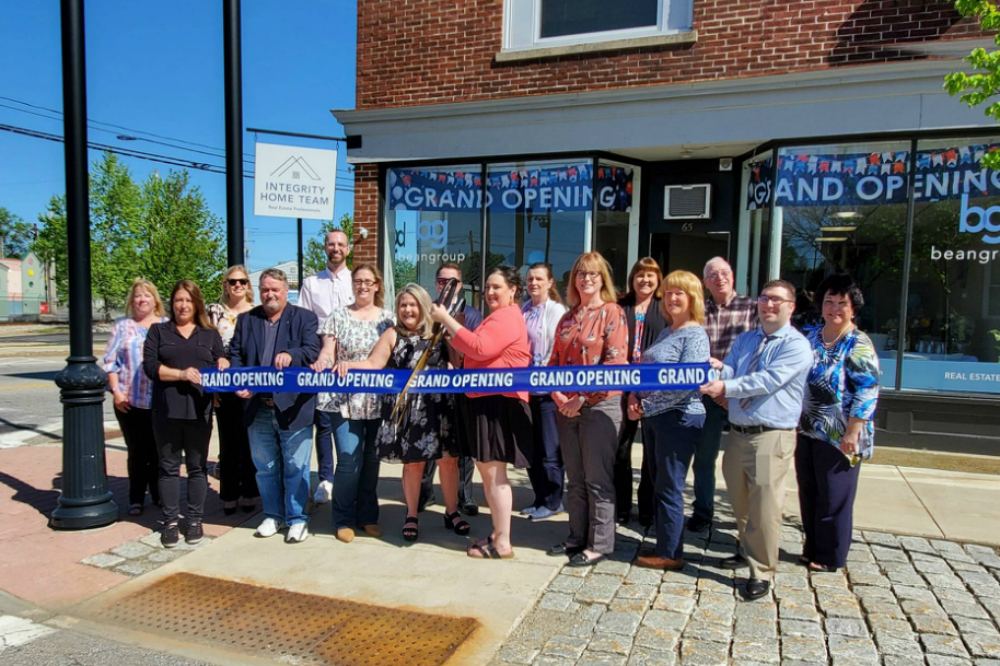 Chamber holds ribboncutting for Integrity Home Team at Bean Group The Rochester Post