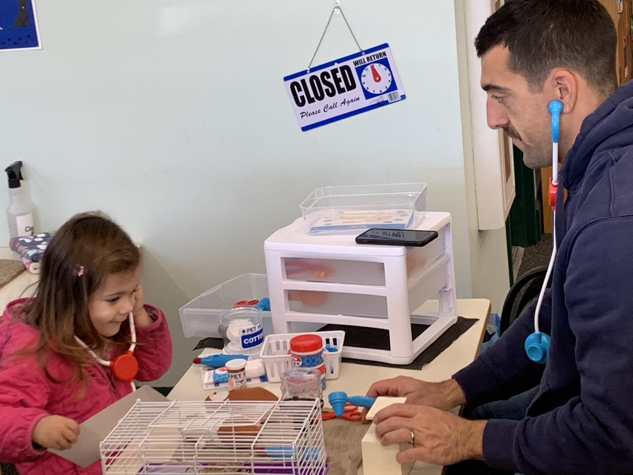 Library works with Broadview Animal Hospital to create dramatic play